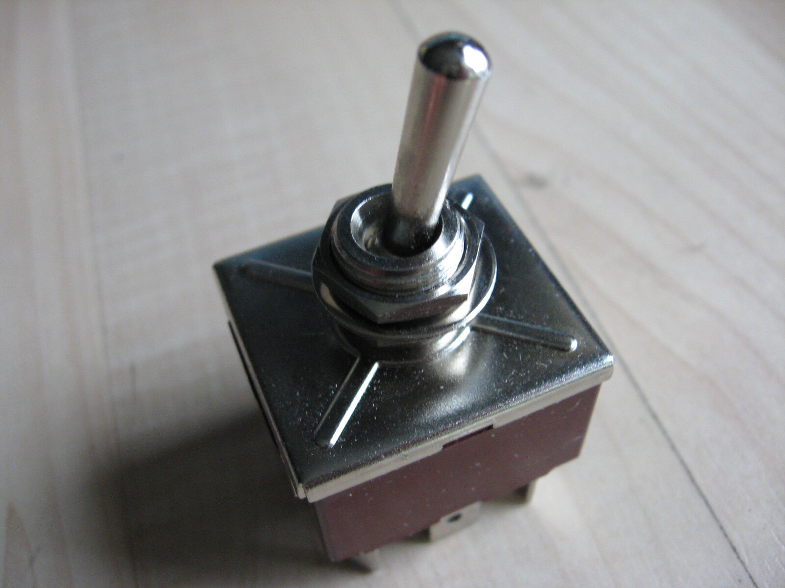 Daier Toggle Switch KN3C-302 TPDT 2-Position 250VAC 15Amps 12VDC 1/2″ #E34BC